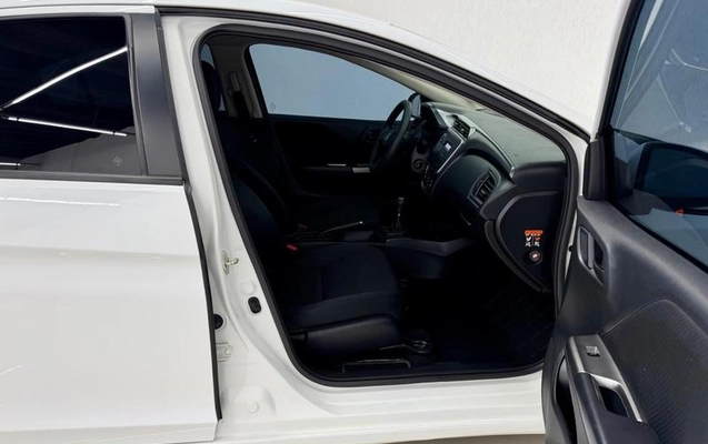 imagem-https://www.socarrao.com.br/sc-vehicle-images-prod/2598004/1787762505189-8275128_18_B_6e0871587d.jpeg