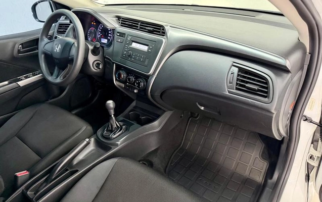 imagem-https://www.socarrao.com.br/sc-vehicle-images-prod/2598004/1787762505191-8275128_20_B_6448f88549.jpeg