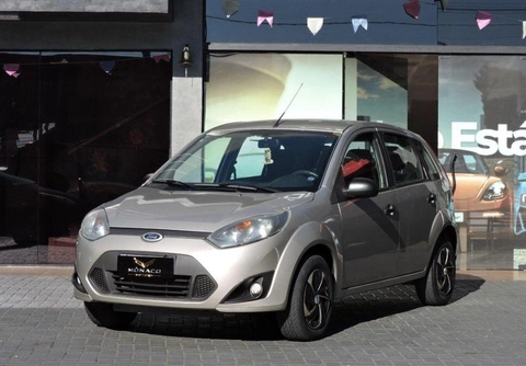 Ford Fiesta 2013 Prata — foto 1 de 3