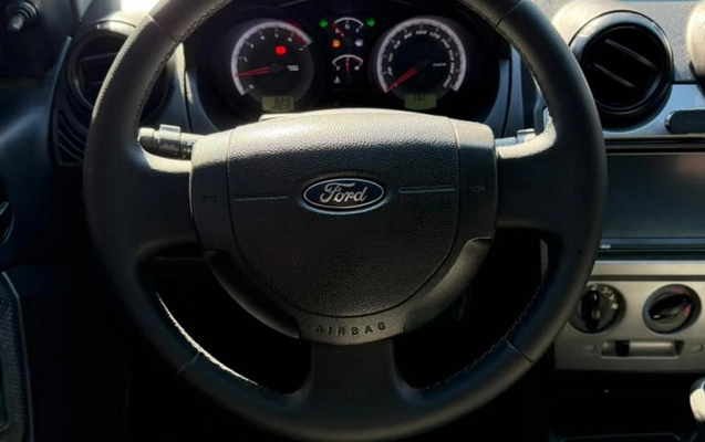 imagem-https://www.socarrao.com.br/sc-vehicle-images-prod/2598813/1783971345566-69436a553cdbadf43.jpeg