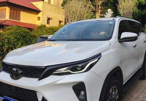 Toyota Hilux SW4 2025 Branco — foto 1 de 3