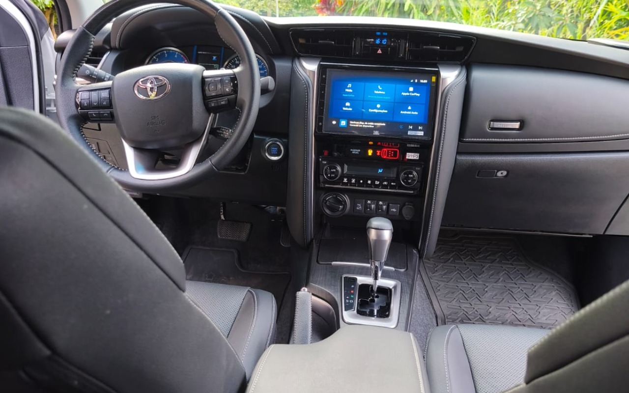 imagem-https://www.socarrao.com.br/sc-vehicle-images-prod/2600064/1783974857104-V2hhdHNBcHAgSW1hZ2UgMjAyNi0wNy0xMyBhdCAxNy4yOC41Mi5qcGVn.jpeg