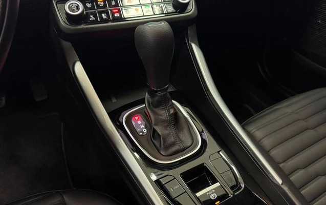 imagem-https://www.socarrao.com.br/sc-vehicle-images-prod/2600950/1789504666477-8275583_13_B_1a4e95269e.jpeg