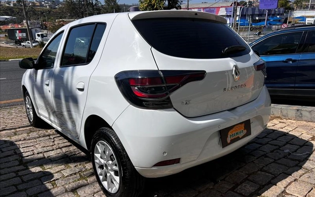 imagem-https://www.socarrao.com.br/sc-vehicle-images-prod/2601055/1783976388626-RVW-0F47_03.jpg