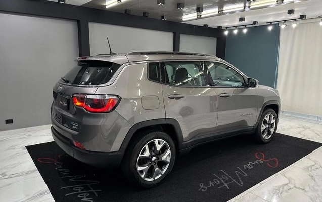 imagem-https://www.socarrao.com.br/sc-vehicle-images-prod/2602134/1789662666287-8275830_4_B_54d79e697c.jpeg