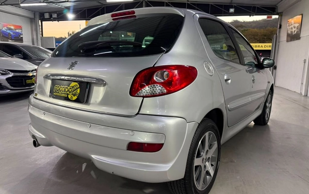 imagem-https://www.socarrao.com.br/sc-vehicle-images-prod/2603238/1789498527293-gb-e9bc866.jpeg