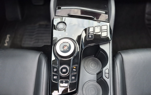 imagem-https://www.socarrao.com.br/sc-vehicle-images-prod/2603903/1785264557734-003_0e6a3b45a76b30f4e1d362452f20d944.jpg