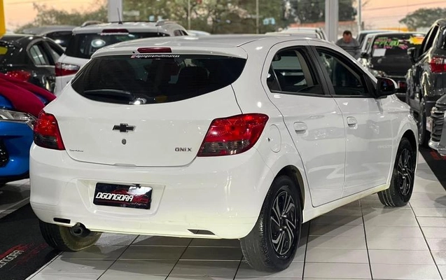 imagem-https://www.socarrao.com.br/sc-vehicle-images-prod/2606433/1790808679632-8276306_6_B_7b1673dbd1.jpeg
