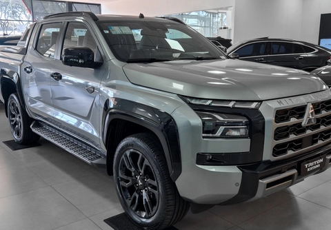 Mitsubishi Triton 2027 Preto — foto 1 de 3