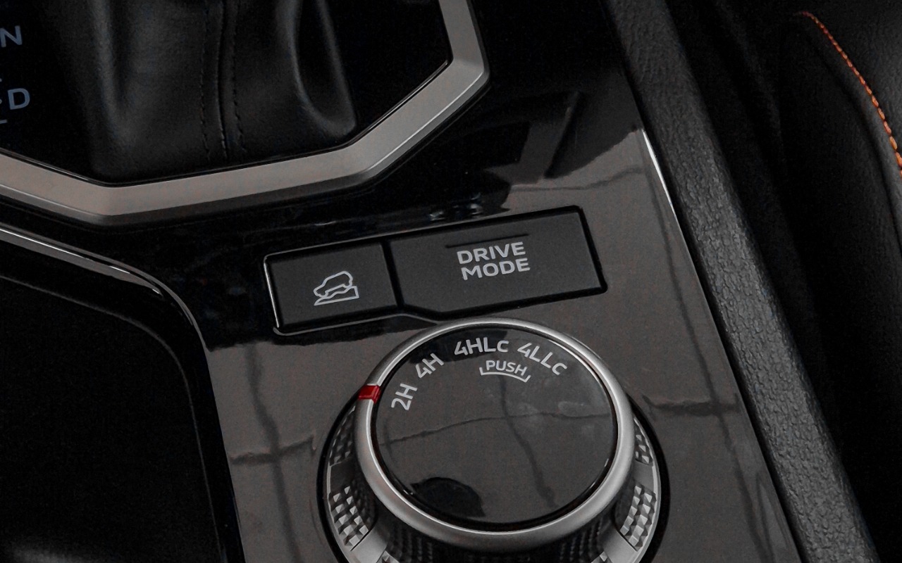 imagem-https://www.socarrao.com.br/sc-vehicle-images-prod/2615/1781102128872-MjAyNjA2MDhfMTA1NjU2LmpwZw.jpg