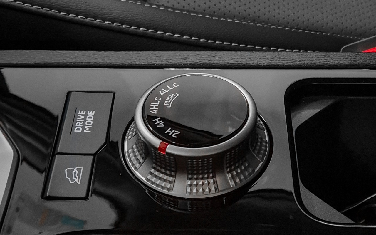 imagem-https://www.socarrao.com.br/sc-vehicle-images-prod/2616/1781101736346-MjAyNjA2MDhfMTY0NzI5LmpwZw.jpg