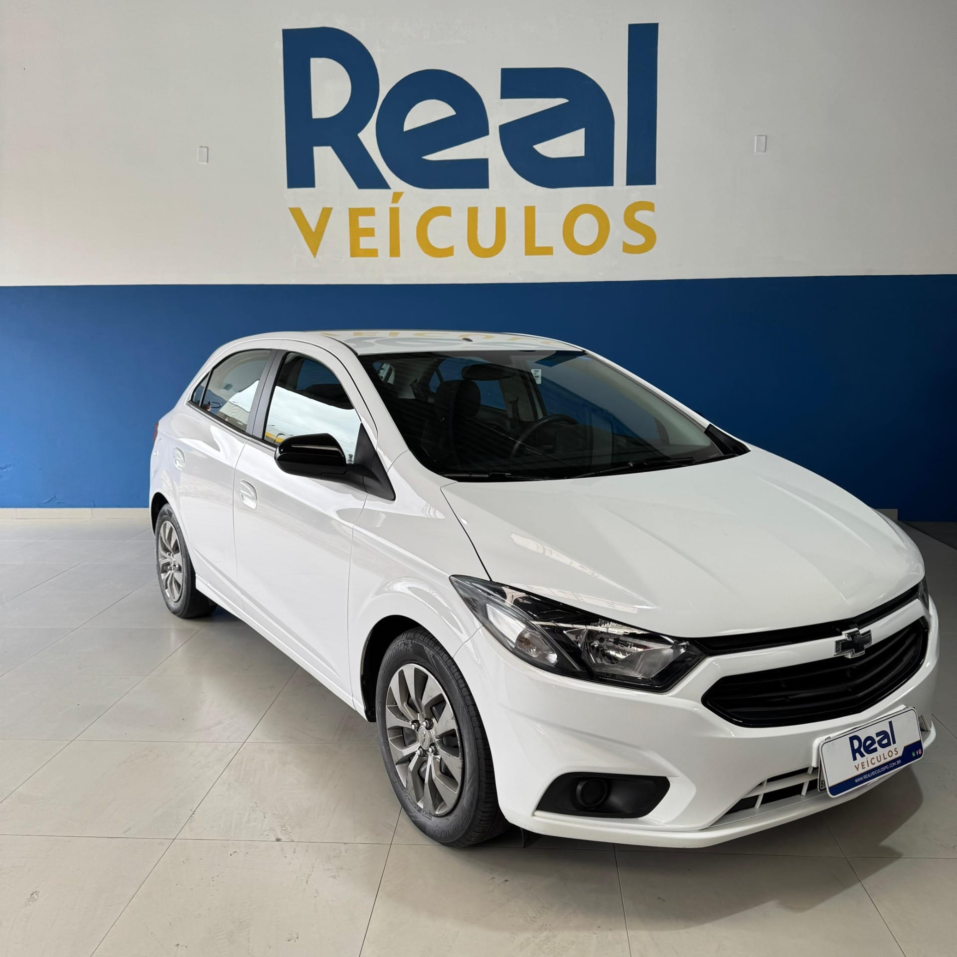 Chevrolet Joy Hatch 1.0 8V Black Edition Flex Mec. na cor Branco em Ponta Grossa / PR - 26168