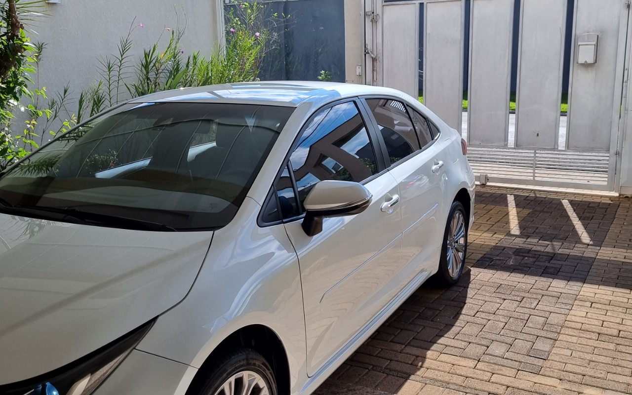 Toyota Corolla 2023 Branco — foto 1 de 3