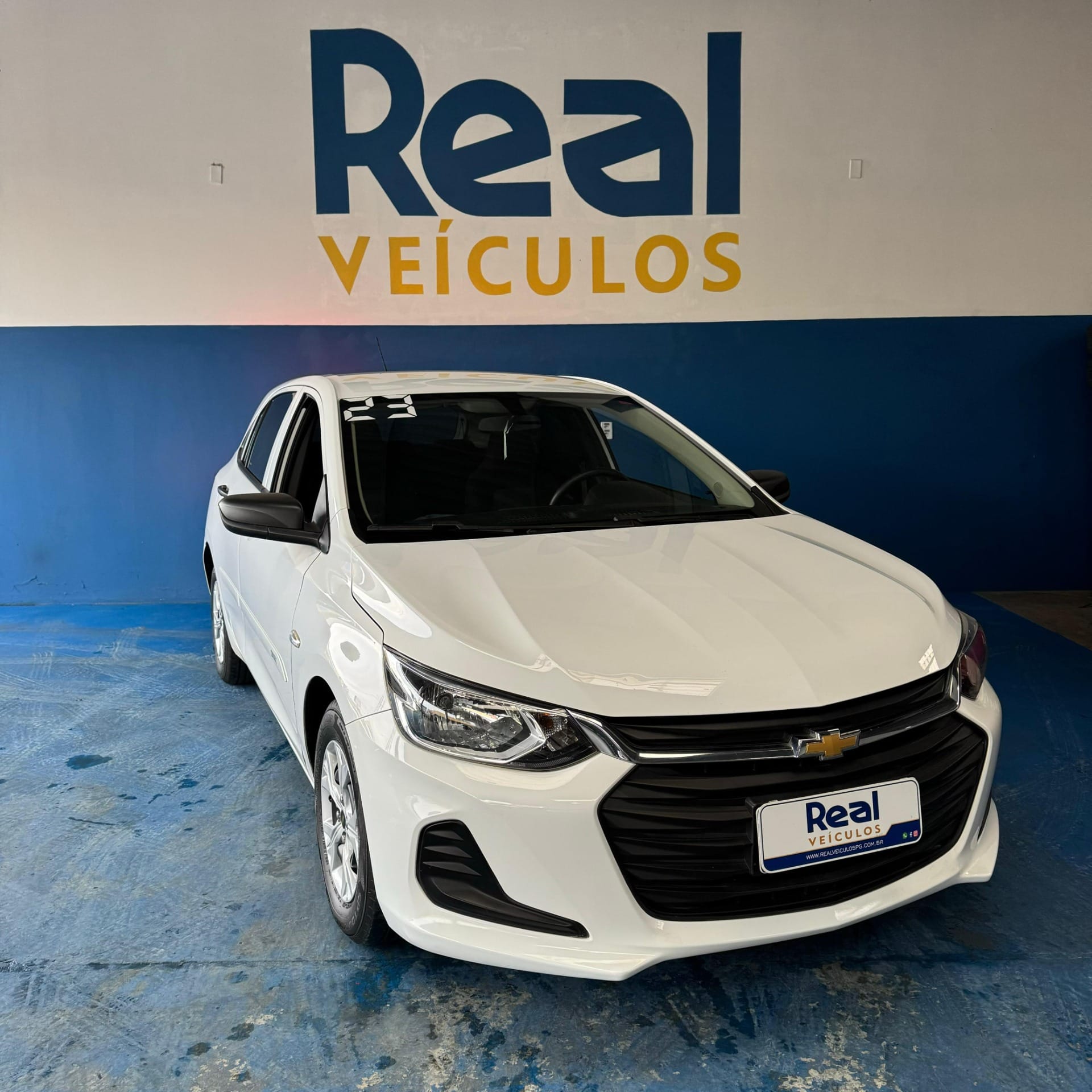 Chevrolet Onix HATCH LT 1.0 12V TB Flex 5p Mec. na cor Branco em Ponta Grossa / PR - 26173