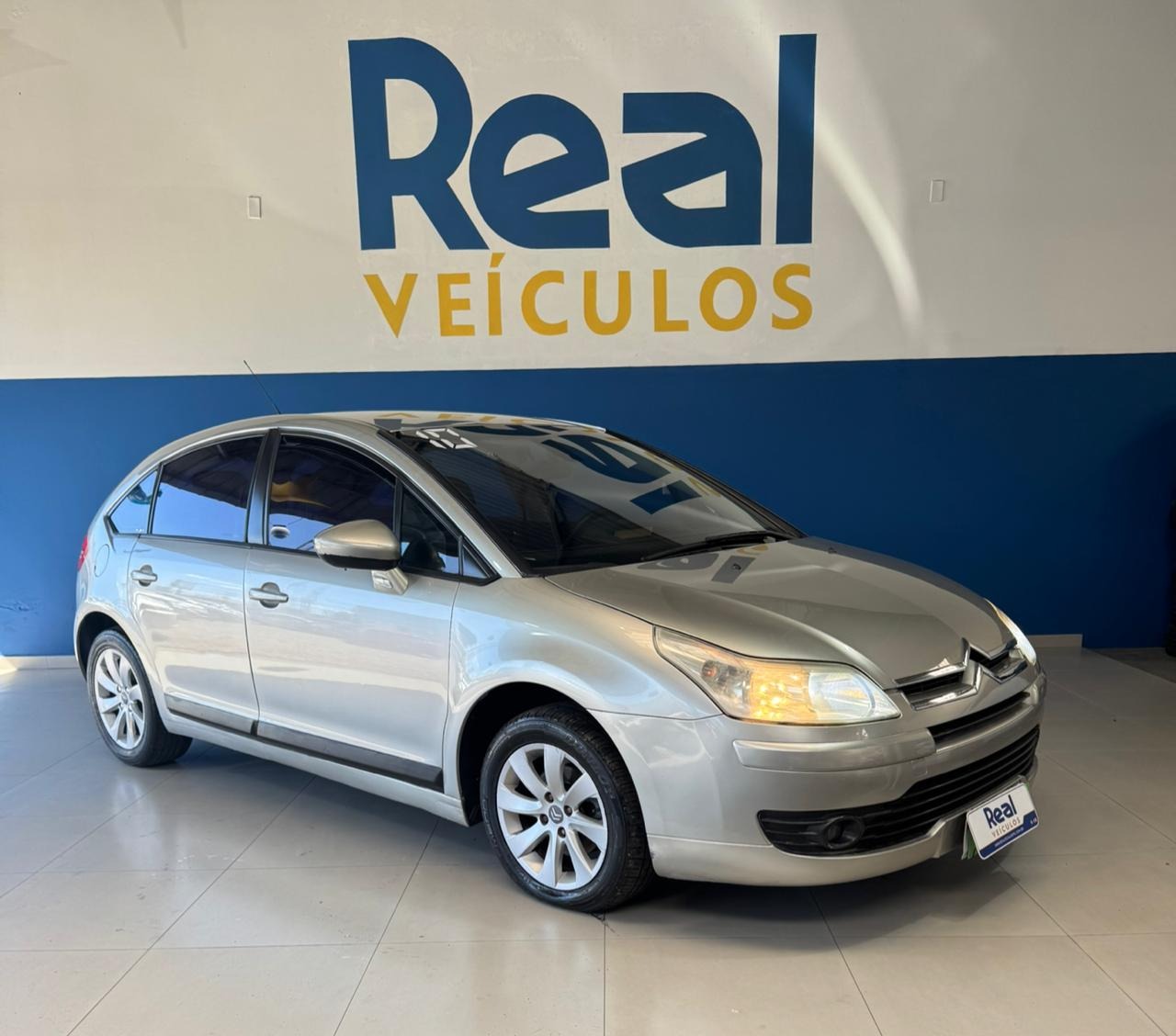 Citroën C4 GLX 2.0 Flex 16V 5p Mec. na cor Cinza em Ponta Grossa / PR - 26183