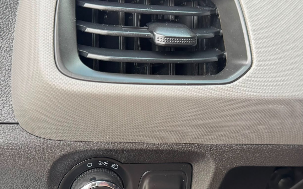 imagem-https://www.socarrao.com.br/sc-vehicle-images-prod/2619124/1784032442687-V2hhdHNBcHAgSW1hZ2UgMjAyNi0wNy0xMCBhdCAxNS4yNy4wMSAoMSkuanBlZw.jpeg