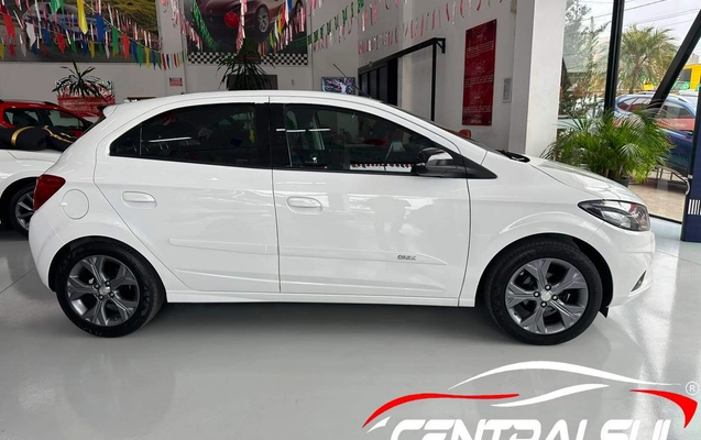 imagem-https://www.socarrao.com.br/sc-vehicle-images-prod/2619180/1784032836359-1434a81d85724c30bba4949f9f5ba19a_1784030921530.jpg