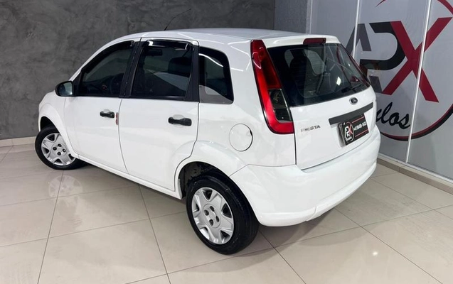 imagem-https://www.socarrao.com.br/sc-vehicle-images-prod/2619700/1789395557869-7582333_8_B_54323fa73a.jpeg
