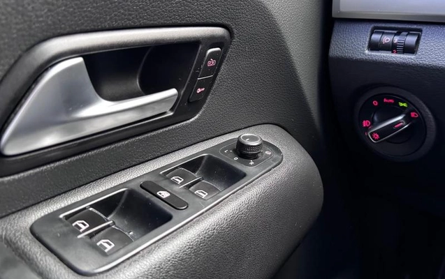 imagem-https://www.socarrao.com.br/sc-vehicle-images-prod/2620130/1786027108153-8254036_12_B_0bb9326820.jpeg