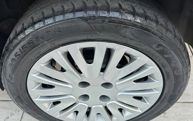 imagem-https://www.socarrao.com.br/sc-vehicle-images-prod/2621028/1784731053580-MWY1YTJhMTYtNWI2Ny00YmY3LTkyODEtMWUwNjA2OTg4NTc0LmpwZWc.jpeg
