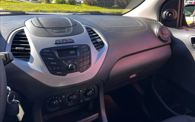 imagem-https://www.socarrao.com.br/sc-vehicle-images-prod/2621607/1784038338901-FOR-8884_08.jpg