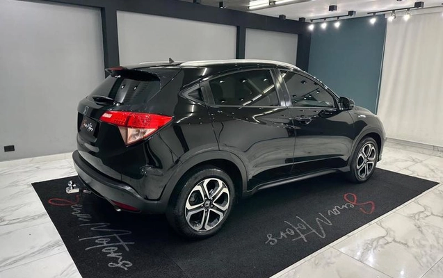 imagem-https://www.socarrao.com.br/sc-vehicle-images-prod/2623654/1789663097725-8231520_5_B_adc779e43c.jpeg