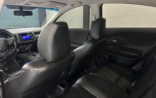 imagem-https://www.socarrao.com.br/sc-vehicle-images-prod/2623654/1789663097738-8231520_13_B_5d81be9ded.jpeg