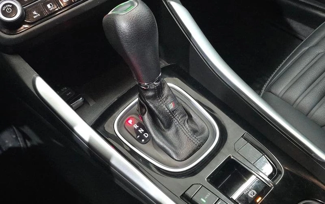 imagem-https://www.socarrao.com.br/sc-vehicle-images-prod/2624853/1790964646369-8277923_6_B_46852f73de.jpeg