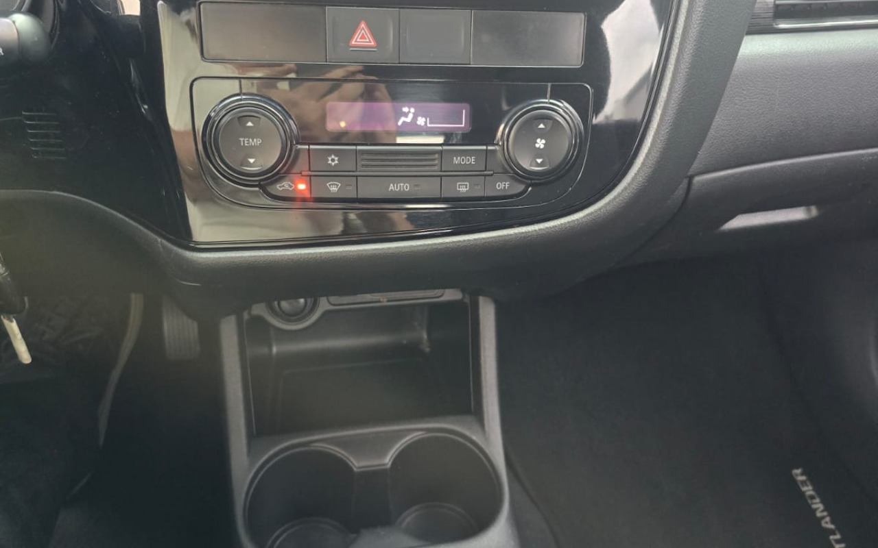 imagem-https://www.socarrao.com.br/sc-vehicle-images-prod/2625260/1784044904186-V2hhdHNBcHAgSW1hZ2UgMjAyNi0wNy0xNCBhdCAxMi41OC4wNiAoMSkuanBlZw.jpeg