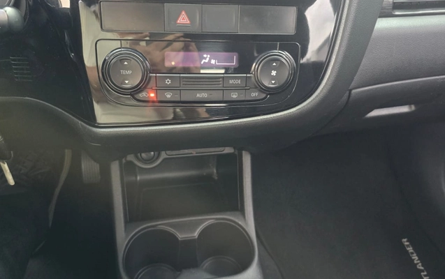 imagem-https://www.socarrao.com.br/sc-vehicle-images-prod/2625260/1784044904186-V2hhdHNBcHAgSW1hZ2UgMjAyNi0wNy0xNCBhdCAxMi41OC4wNiAoMSkuanBlZw.jpeg