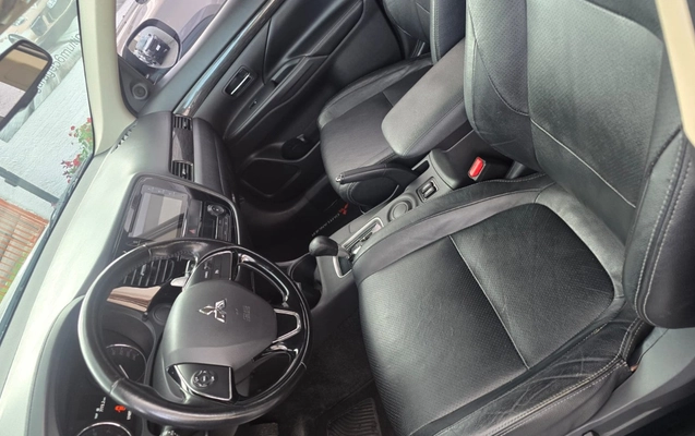 imagem-https://www.socarrao.com.br/sc-vehicle-images-prod/2625260/1784044904377-V2hhdHNBcHAgSW1hZ2UgMjAyNi0wNy0xNCBhdCAxMi41OC4wNSAoMykuanBlZw.jpeg