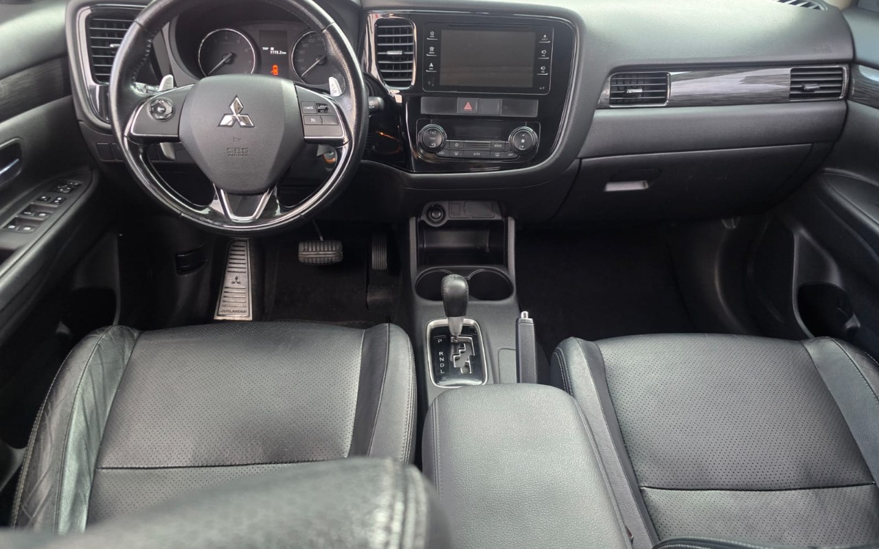 imagem-https://www.socarrao.com.br/sc-vehicle-images-prod/2625260/1784044904589-V2hhdHNBcHAgSW1hZ2UgMjAyNi0wNy0xNCBhdCAxMi41OC4wNSAoMSkuanBlZw.jpeg