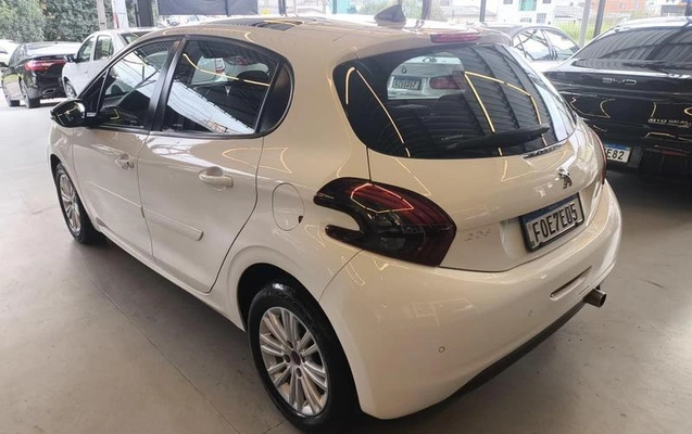 imagem-https://www.socarrao.com.br/sc-vehicle-images-prod/2625873/1784062505420-8151416_5_B_c783f55c60.jpeg