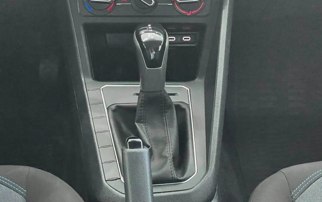 imagem-https://www.socarrao.com.br/sc-vehicle-images-prod/2628168/1789770857181-PxnrM8mSq0pFLUZ8B9FUrXpkdmtAzXr4.jpg