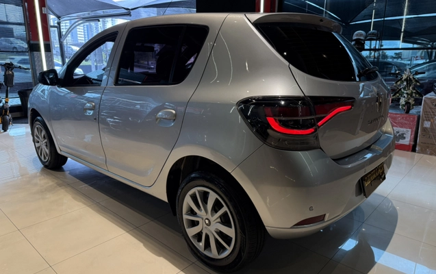 imagem-https://www.socarrao.com.br/sc-vehicle-images-prod/2628182/1785760047917-app-photos-sfHjhgyL1yuHeJQR8RK8fMT6HqEn5vnb.jpg