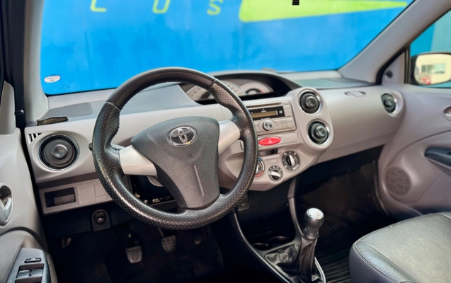 imagem-https://www.socarrao.com.br/sc-vehicle-images-prod/2628191/1784050554797-558c6965-f0e8-4f83-88c0-afbfcd473295.jpg