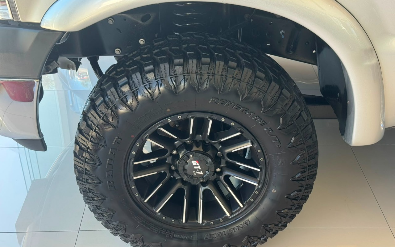 imagem-https://www.socarrao.com.br/sc-vehicle-images-prod/2628740/1784051590684-MTQuanBlZw.jpeg