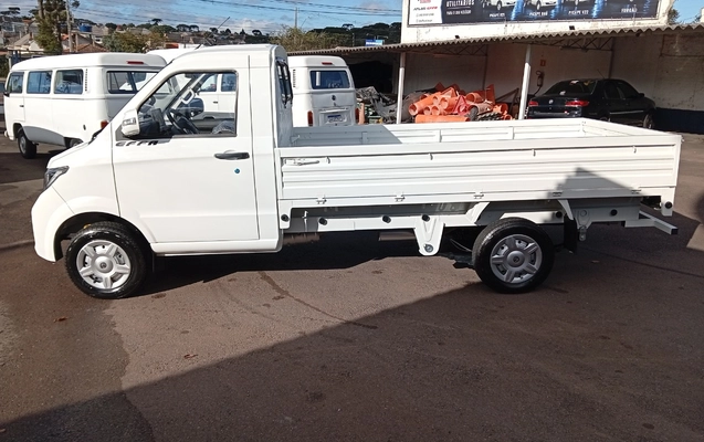 imagem-https://www.socarrao.com.br/sc-vehicle-images-prod/2629588/1784053627159-MTc4NDA1MzUyNTI1NDY1MzI1MzEyMzU1NDIwNzQ3Ni5qcGc.jpg