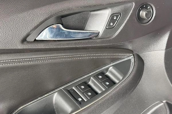 imagem-https://www.socarrao.com.br/sc-vehicle-images-prod/2629619/1788189022523-8278664_13_B_a32fa3767f.jpeg