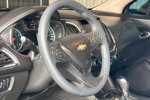 imagem-https://www.socarrao.com.br/sc-vehicle-images-prod/2629619/1788189022525-8278664_14_B_87b945a81d.jpeg