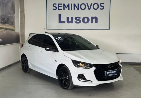 Chevrolet Onix 2024 Branco — foto 1 de 3