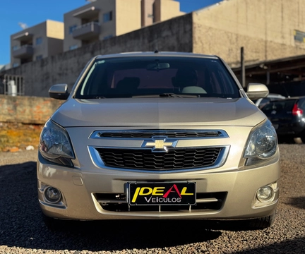 Chevrolet Cobalt 2015 Bege — foto 1 de 3