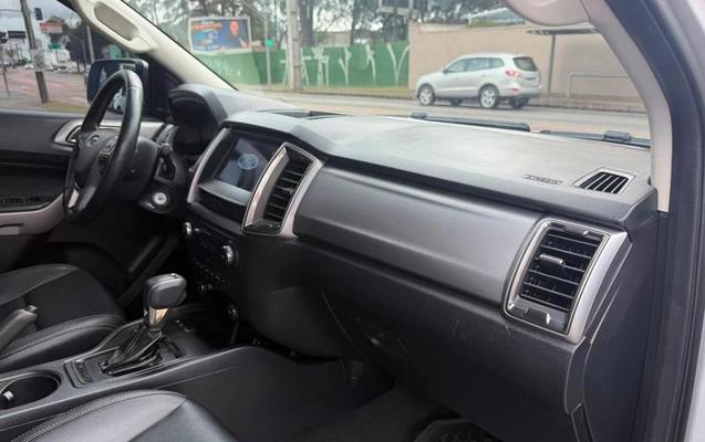 imagem-https://www.socarrao.com.br/sc-vehicle-images-prod/2630945/1784225449175-8279111_16_B_cb0b545bf4.jpeg