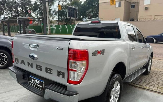 imagem-https://www.socarrao.com.br/sc-vehicle-images-prod/2630945/1784225449177-8279111_2_B_75eb60cc13.jpeg