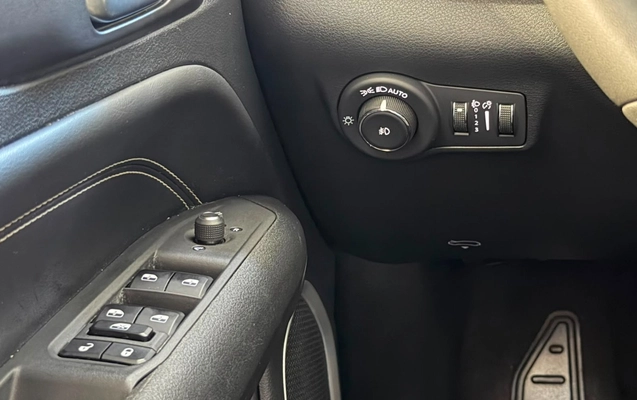 imagem-https://www.socarrao.com.br/sc-vehicle-images-prod/2630987/1784055776818-MTYuanBlZw.jpeg