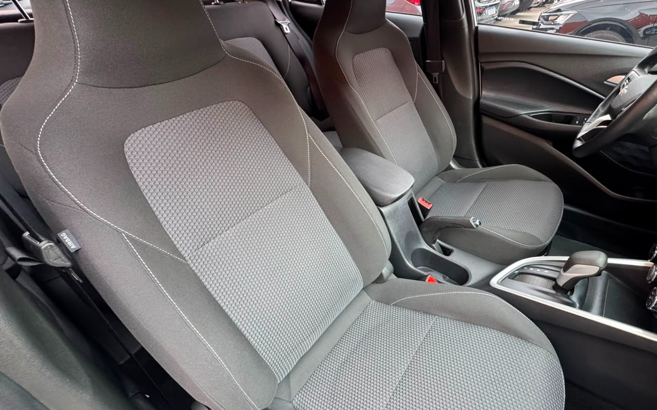 imagem-https://www.socarrao.com.br/sc-vehicle-images-prod/2631038/1784055835664-V2hhdHNBcHAgSW1hZ2UgMjAyNi0wNy0xNCBhdCAxMy40NS4yNyAoNCkuanBlZw.jpeg