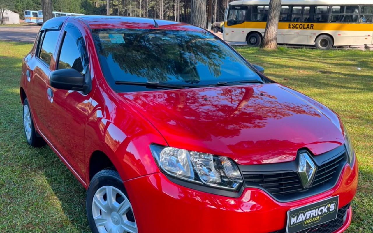 Renault Sandero Authentique Flex 1.0 12V 5p na cor Vermelho em Agudos do Sul / PR - 2631081