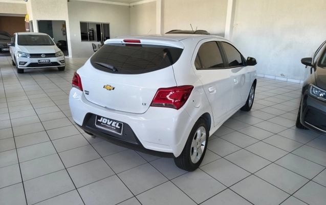 imagem-https://www.socarrao.com.br/sc-vehicle-images-prod/2631370/1784056584790-13d77432-de19-44ad-9fbe-3d1779ade5c5.jpg