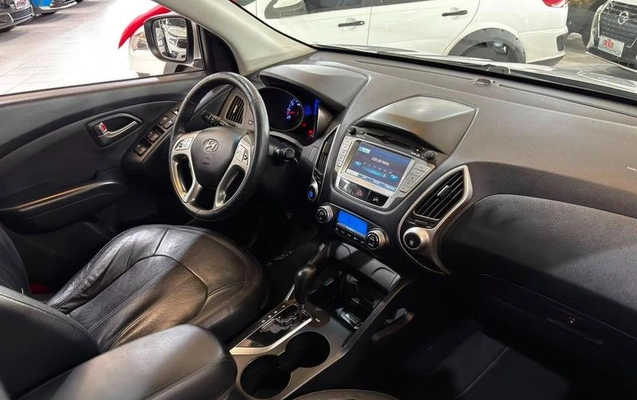 imagem-https://www.socarrao.com.br/sc-vehicle-images-prod/2631526/1785530918253-8279319_2_B_b559105c71.jpeg