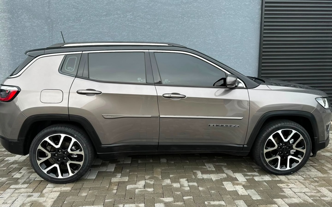 imagem-https://www.socarrao.com.br/sc-vehicle-images-prod/2631582/1784056976419-OWUwYjAwNWUtZDYzNC00NTUyLWFhNmMtZjQ4NGJkOGI0ZjVhLmpwZw.jpg